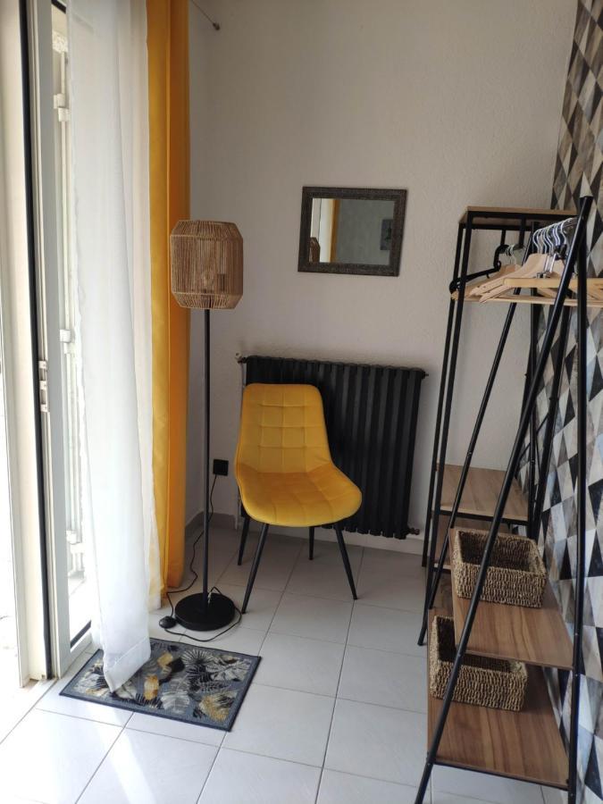La Tourelle Suite Cosy Entre Vignoble Aixois Et Luberon Le Puy-Sainte-Réparade Exterior photo