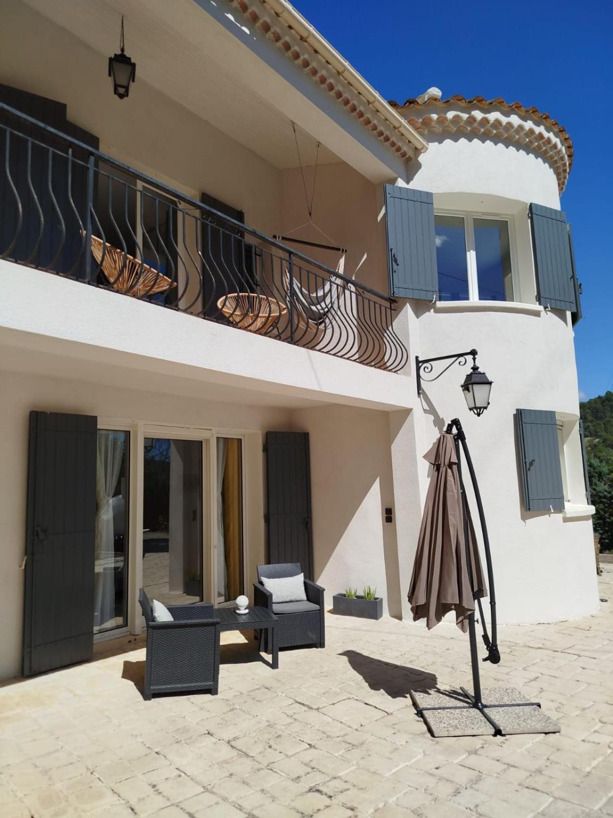 La Tourelle Suite Cosy Entre Vignoble Aixois Et Luberon Le Puy-Sainte-Réparade Exterior photo